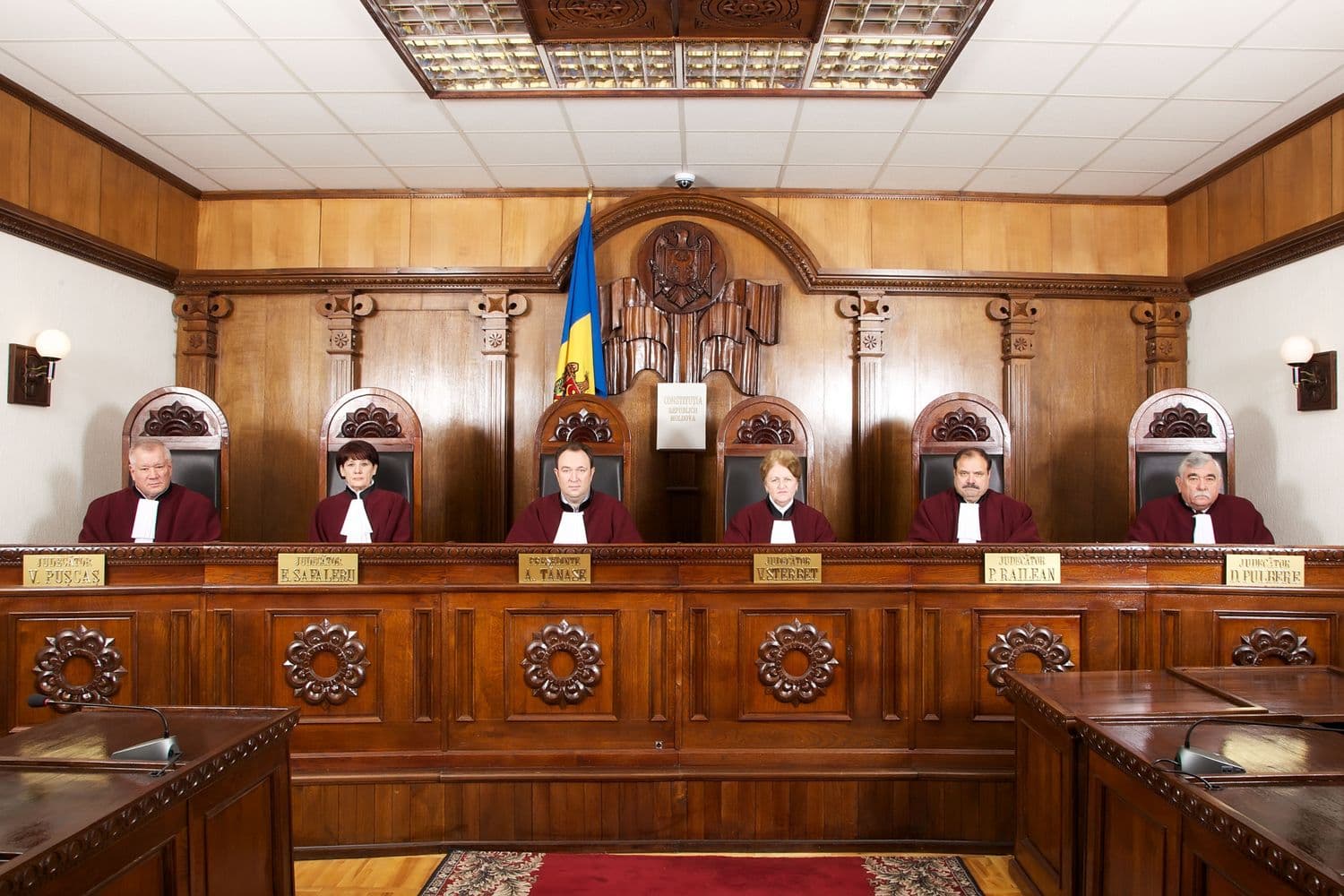 Curtea Constituțională a declarat neconstituționale modificările prin care PAS i-a numit pe Herman von Hebel și Bernard Lavigne în Comisia de vetting