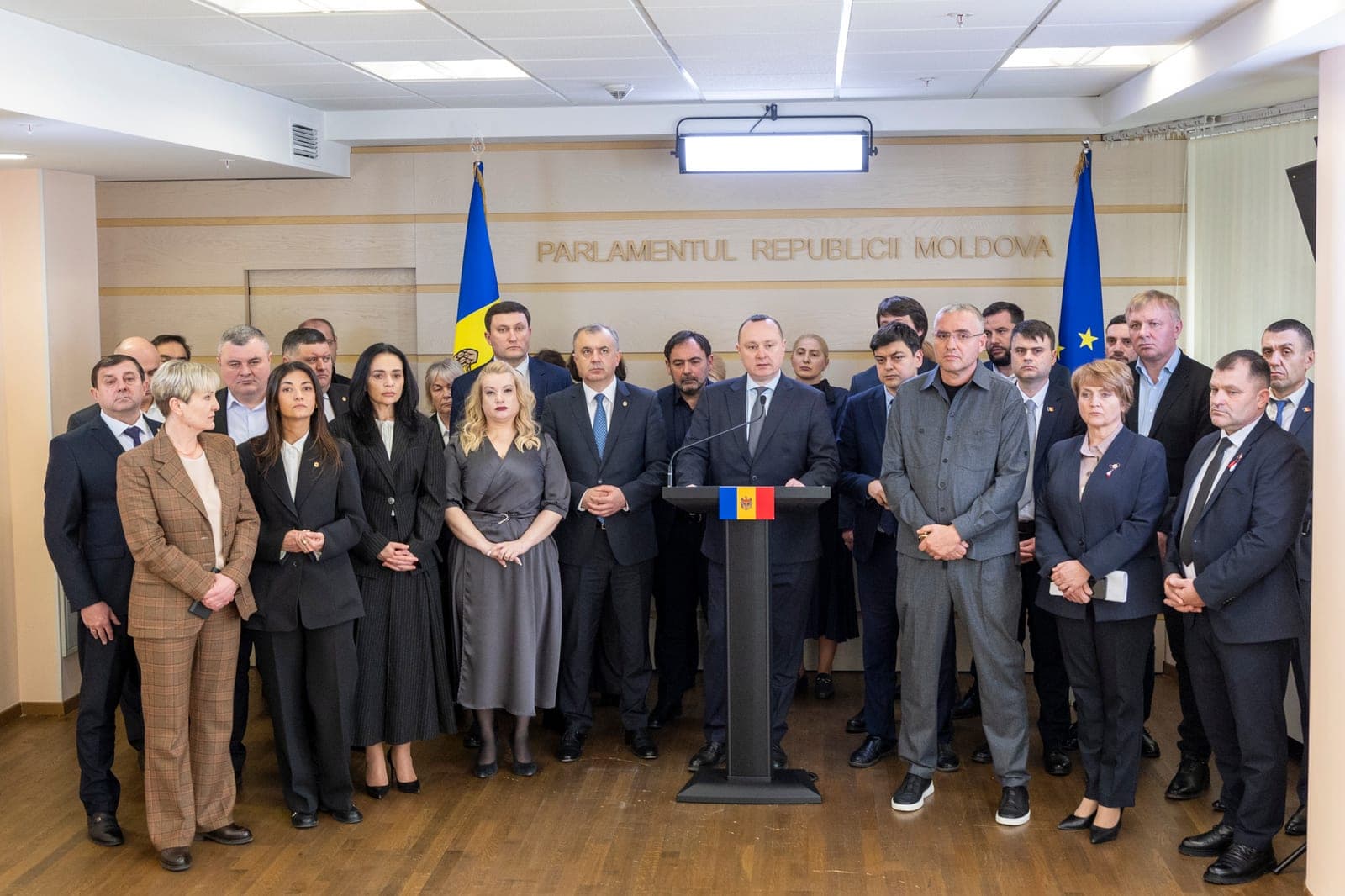 Opoziția cere suspendarea președintei Maia Sandu: 46 de deputați au semnat inițiativa. Ce răspund Președinția și PAS