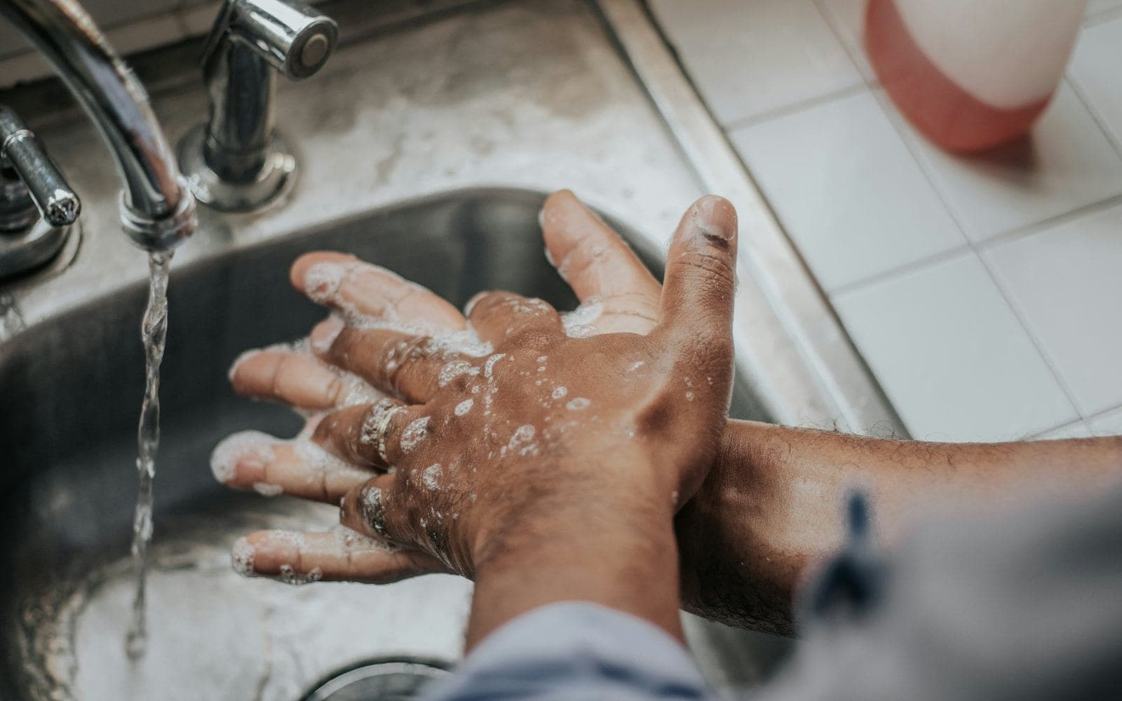 Cazurile de hepatită A s-au dublat: 10 îmbolnăviri de la începutul anului, jumătate în octombrie. Focar în satul Coșernița, Florești
