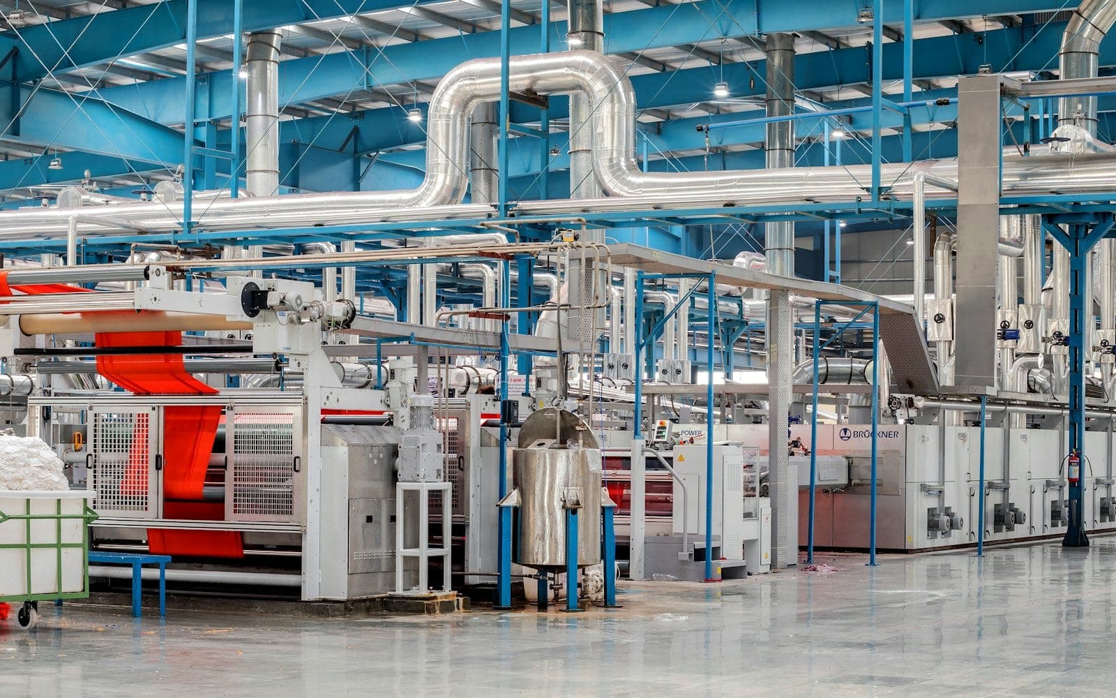 Prețurile din industrie, stabile în septembrie: +8,6% în industria extractivă de la începutul anului, −12,8% în energie