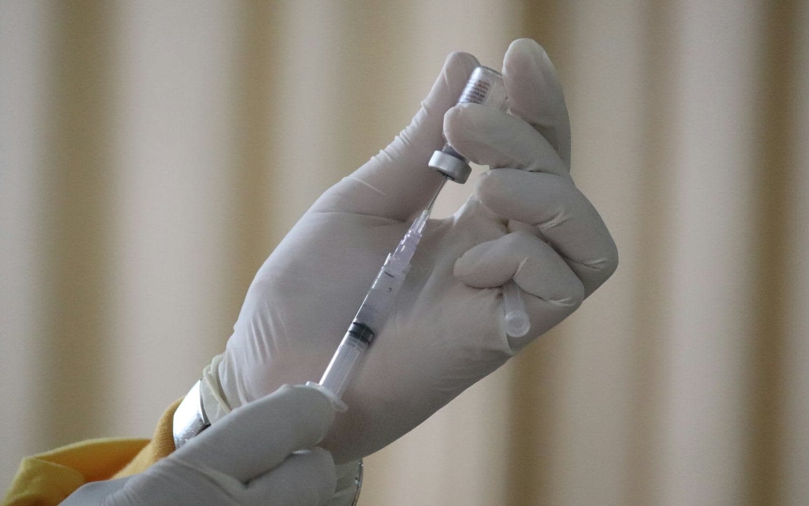 A început vaccinarea antigripală: Moldova are 240.000 de doze. Cine se vaccinează primul