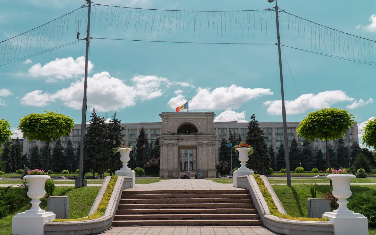 Hramul Chișinăului, 14 octombrie: concerte în PMAN până la ora 22:00, cu Zdob și Zdub, Frații Advahov și muzică retro. Programul complet